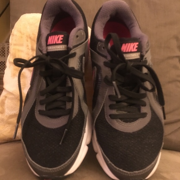 Nike Shoes - 🏃‍♀️ Nike Air Dictator 2